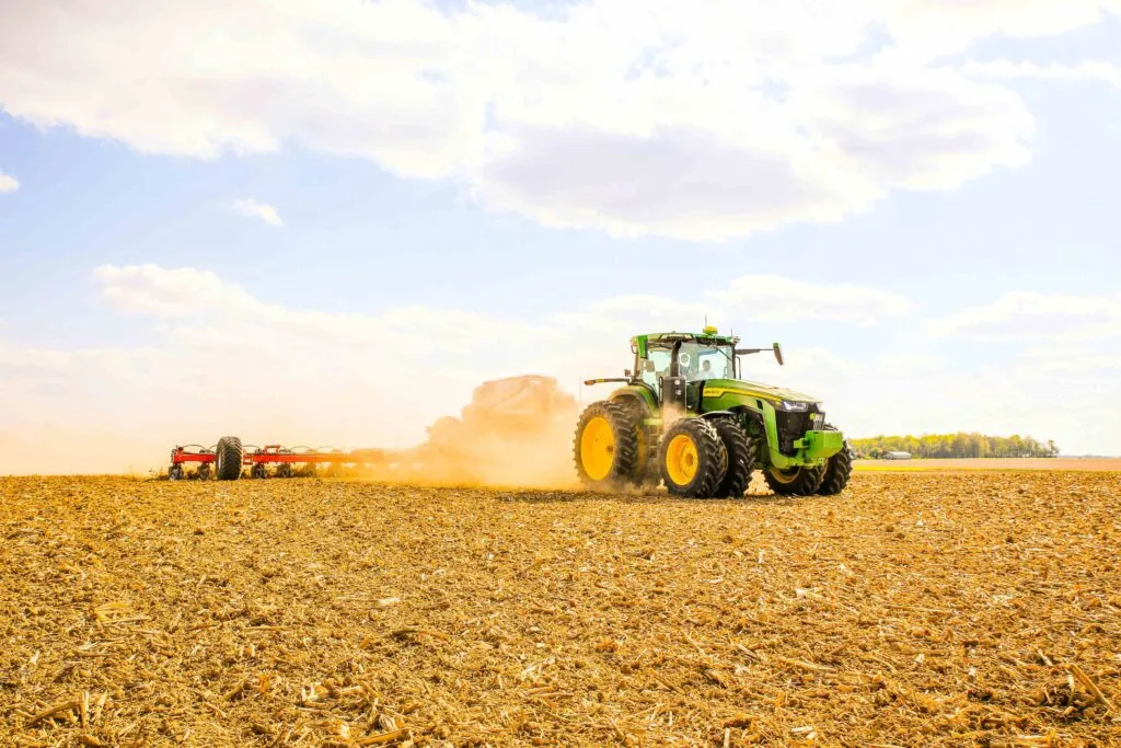 Revisión salarial y trabajadores agrícolas y servicios afectados por el IPC en España