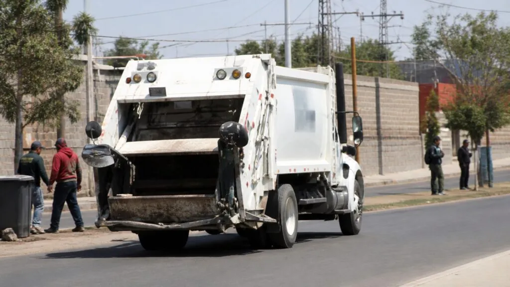 agresión a trabajadores de limpia en Querétaro evidencia riesgos laborales en servicios públicos municipales