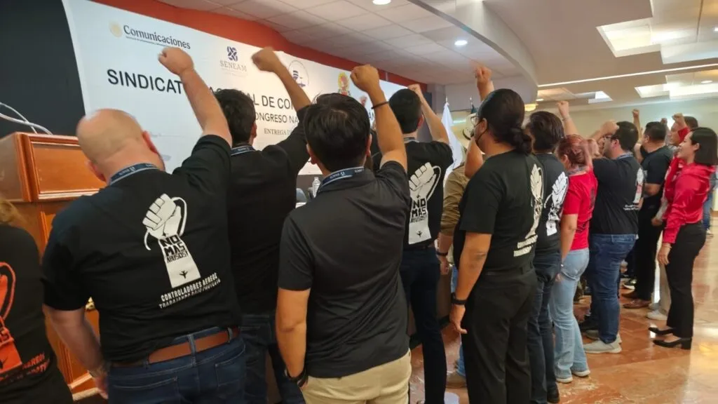 Sindicato de Controladores Aéreos anuncia posible huelga en aeropuertos mexicanos