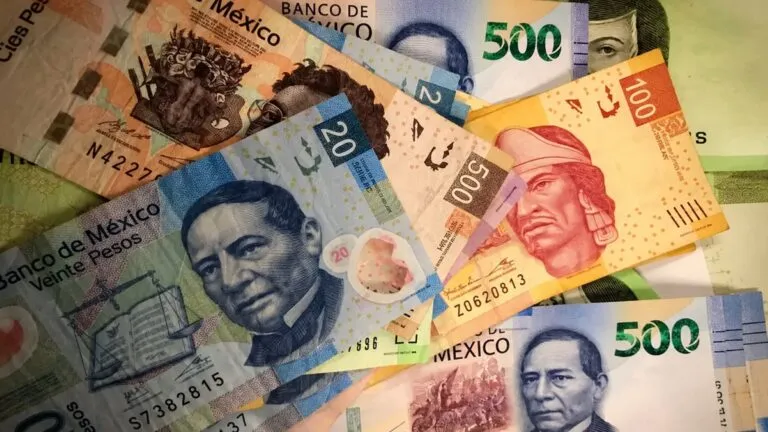 Uber enfrenta disputas por utilidades plataformas digitales mientras repartidores exigen cumplimiento laboral en México