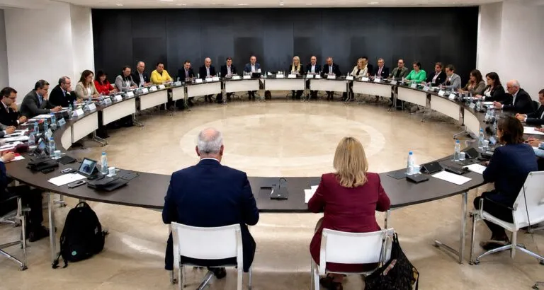 Inversión educativa de 3.338 millones para docentes e infraestructuras en Comunidad Valenciana