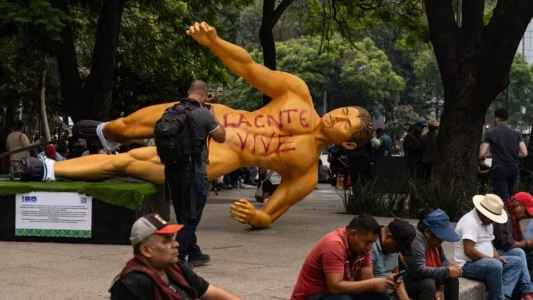 Integrantes de la CNTE participan en protestas por pensiones y derechos laborales en Ciudad de México