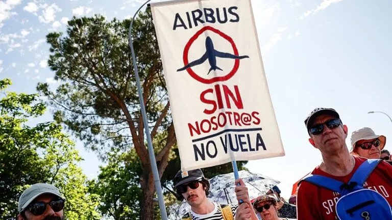 Airbus mantiene negociaciones laborales tras el rechazo al preacuerdo sindical.
