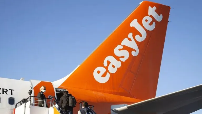 easyJet podría enfrentar una huelga de tripulantes durante la temporada alta de verano.