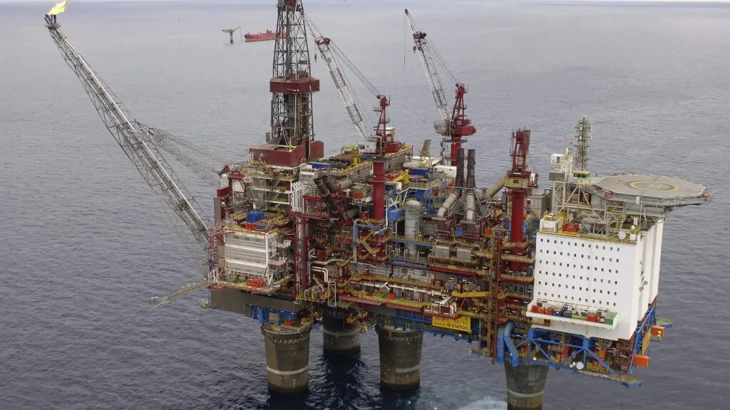 Noruega busca evitar una huelga que afecte su industria petrolera.