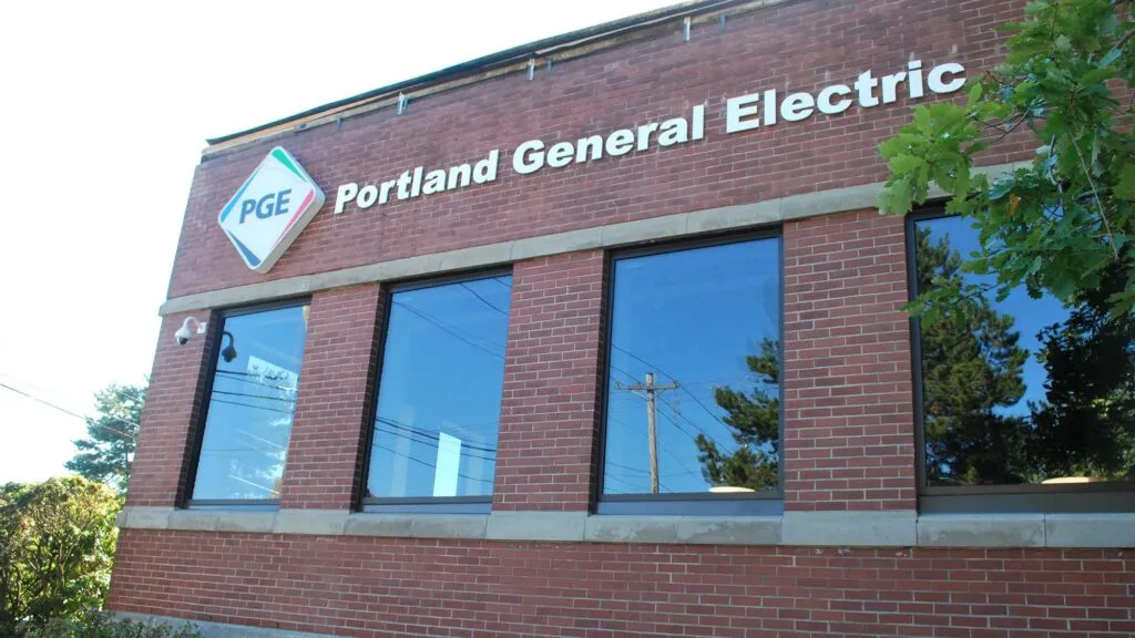 Portland General Electric negocia con operadores del sistema eléctrico para evitar una huelga.