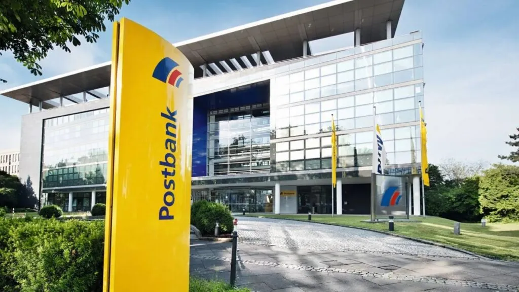 Postbank alcanza un acuerdo salarial que evita una huelga en Alemania.