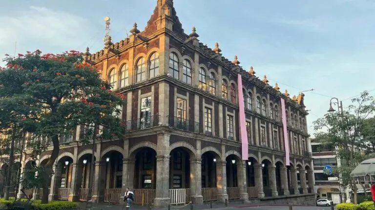 Representantes sindicales y autoridades dialogan sobre la reforma a pensiones en Morelos.