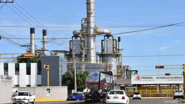 Sindicato petrolero inicia la revisión salarial 2026-2027 con Pemex.