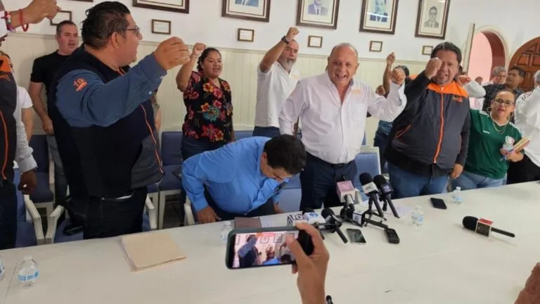 SNTE protesta para exigir el pago de adeudos a maestros jubilados en Morelos.