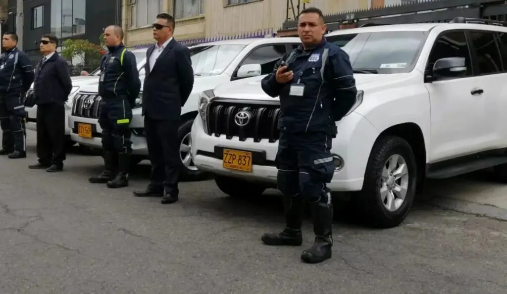 Protesta de trabajadores de la UNP por demandas laborales en Colombia.