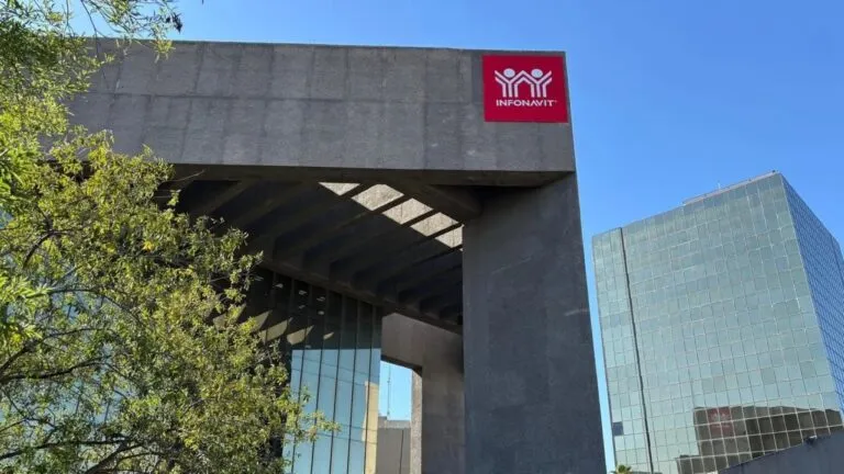 Sindicato de Infonavit prepara revisión salarial, mejoras en prestaciones y posible emplazamiento a huelga para diciembre.