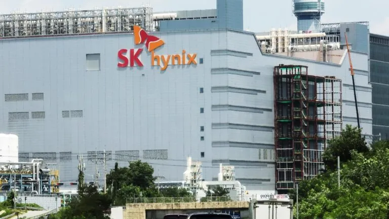 SK Hynix negocia con su sindicato un acuerdo salarial tras la disputa por el esquema de bonos y compensaciones para trabajadores.