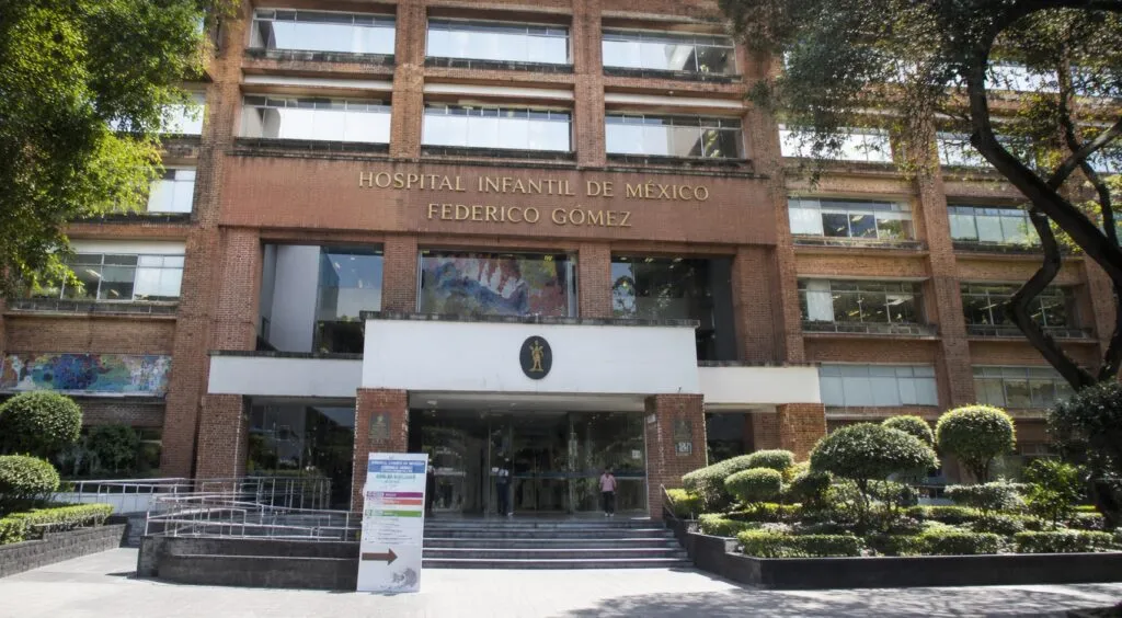 Trabajadores del Hospital Infantil de México denuncian intimidación sindical y solicitan garantías para proteger sus derechos laborales.