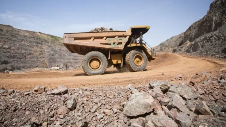 Barrick Mining alcanza un acuerdo colectivo con trabajadores del complejo aurífero Loulo-Gounkoto y evita una huelga en Mali.