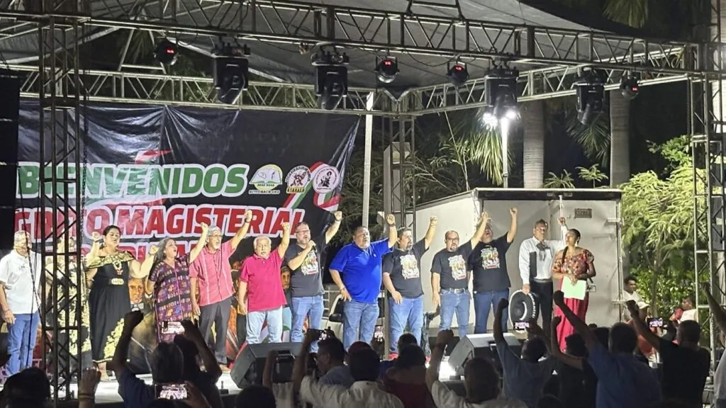 CETEG realiza el Antigrito Magisterial y Popular en Acapulco para expresar demandas laborales y sindicales de trabajadores de la educación.