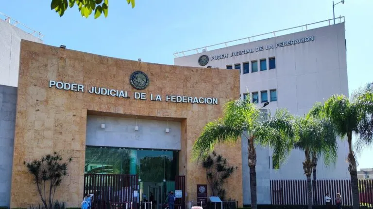 Sindicato del Poder Judicial genera críticas por una convivencia con trabajadores, un magistrado y una diputada del PT en Morelos.