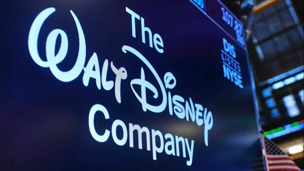 Despidos en Disney afectan a cientos de empleados de diferentes divisiones después de varias rondas de recortes de personal.