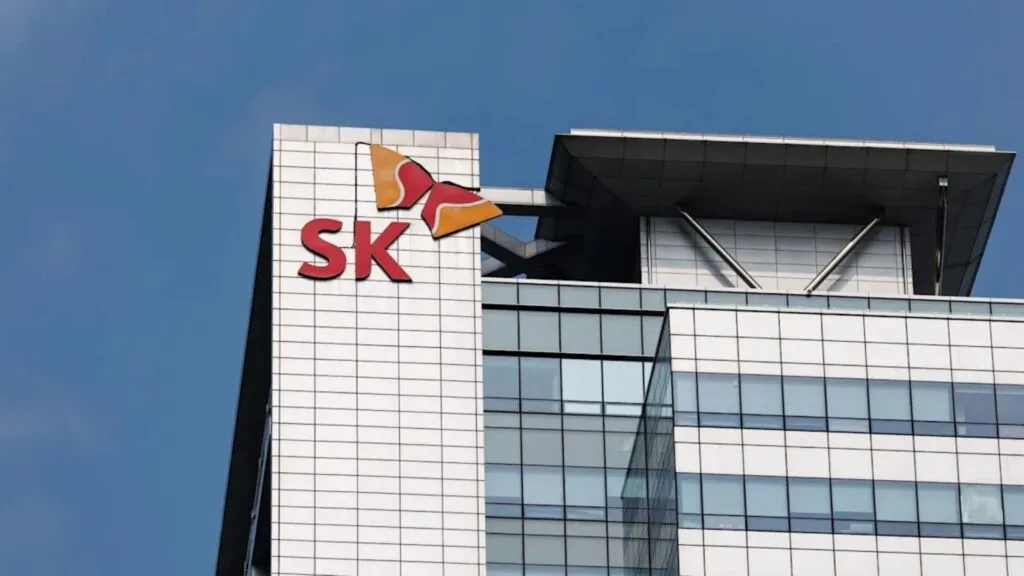 Trabajadores de SK hynix aprueban un nuevo acuerdo salarial que modifica la distribución de bonos entre efectivo y acciones.
