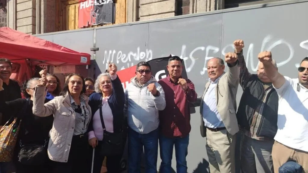 Trabajadores del Nacional Monte de Piedad esperan el reconocimiento de su huelga.