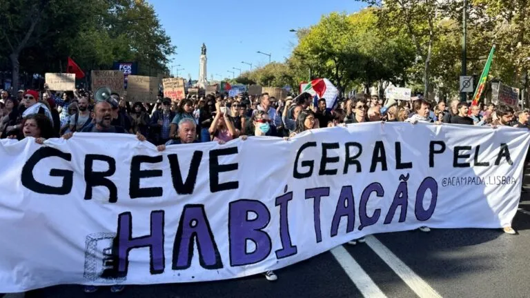 Portugal enfrenta denuncias sindicales por el desalojo de acampadas en Lisboa y Oporto durante protestas por el derecho a la vivienda.
