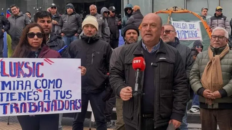 Sindicato minero alcanza un acuerdo laboral con Antofagasta Minerals y termina la huelga de trabajadores de la mina Centinela en Chile.