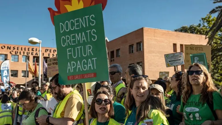 Sindicatos docentes reclaman recuperar las mejoras pendientes sobre ratios, jornadas lectivas y condiciones laborales del profesorado.