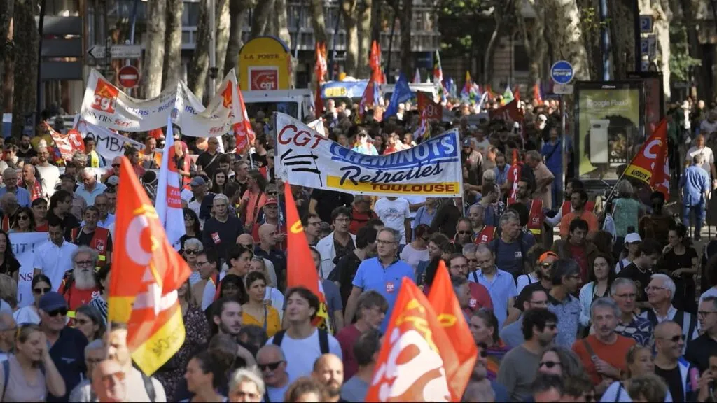 Sindicatos franceses preparan una huelga para el 5 de noviembre ante la falta de acuerdos salariales con el Gobierno.